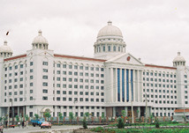 吉林省高级人民法院办公楼
